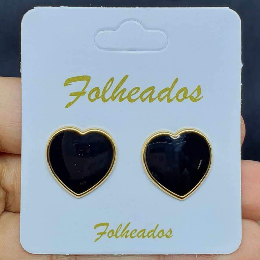 Brinco Folheado Dourado Coração Esmaltado Preto 