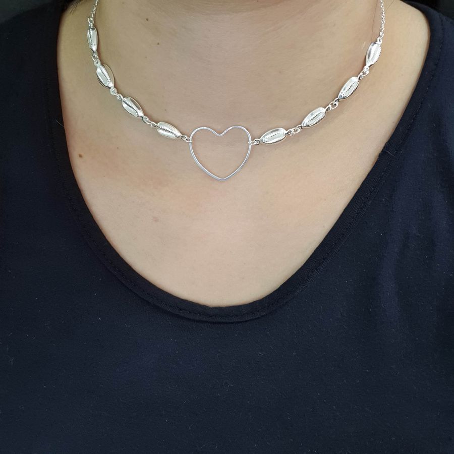 Colar Choker Folheado a Prata 925 Coração e Búzios 