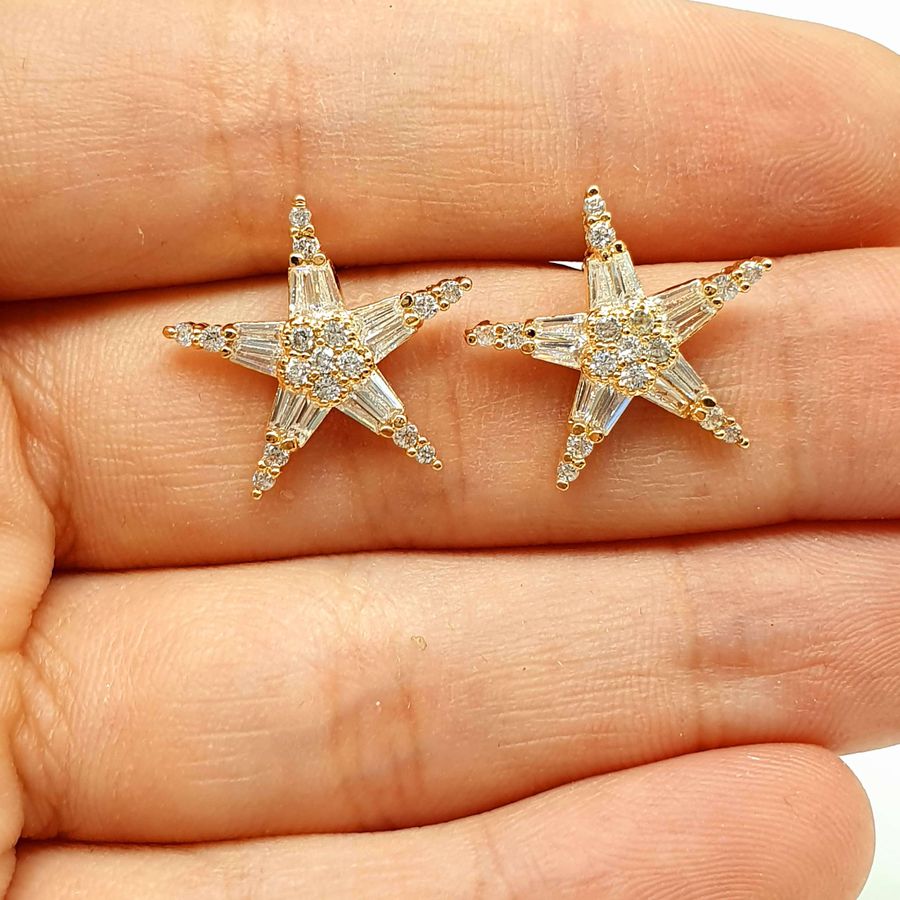 Brinco Semi Joia Ouro Estrela Branco 