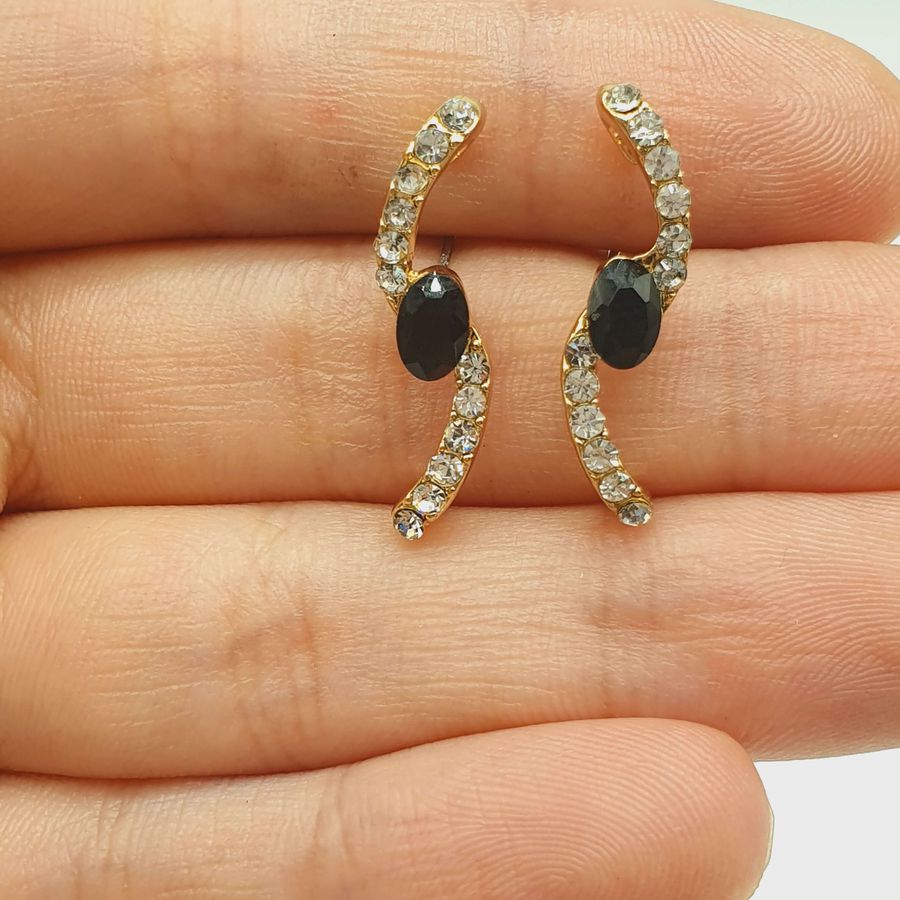 Brinco Ear Hook Dourado Preto 