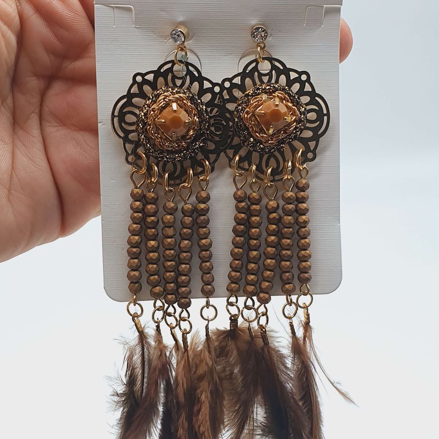 Brinco Dourado Pena Marrom 