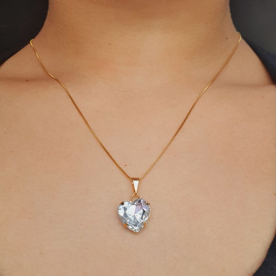 Colar Dourado Coração Branco 