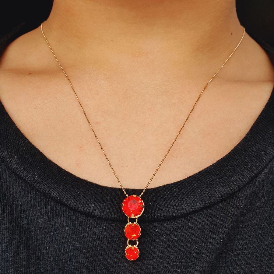 Colar Folheado a Ouro Pontos De Luz Vermelho 