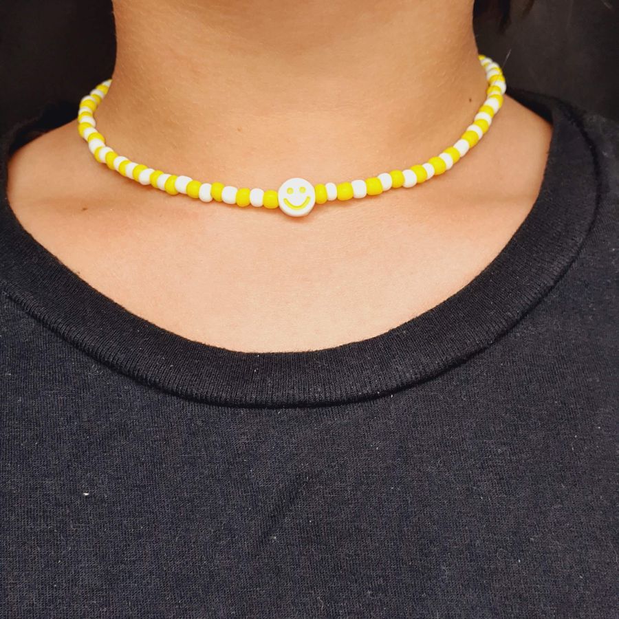 Colar Smile Miçangas Branca e Amarela 