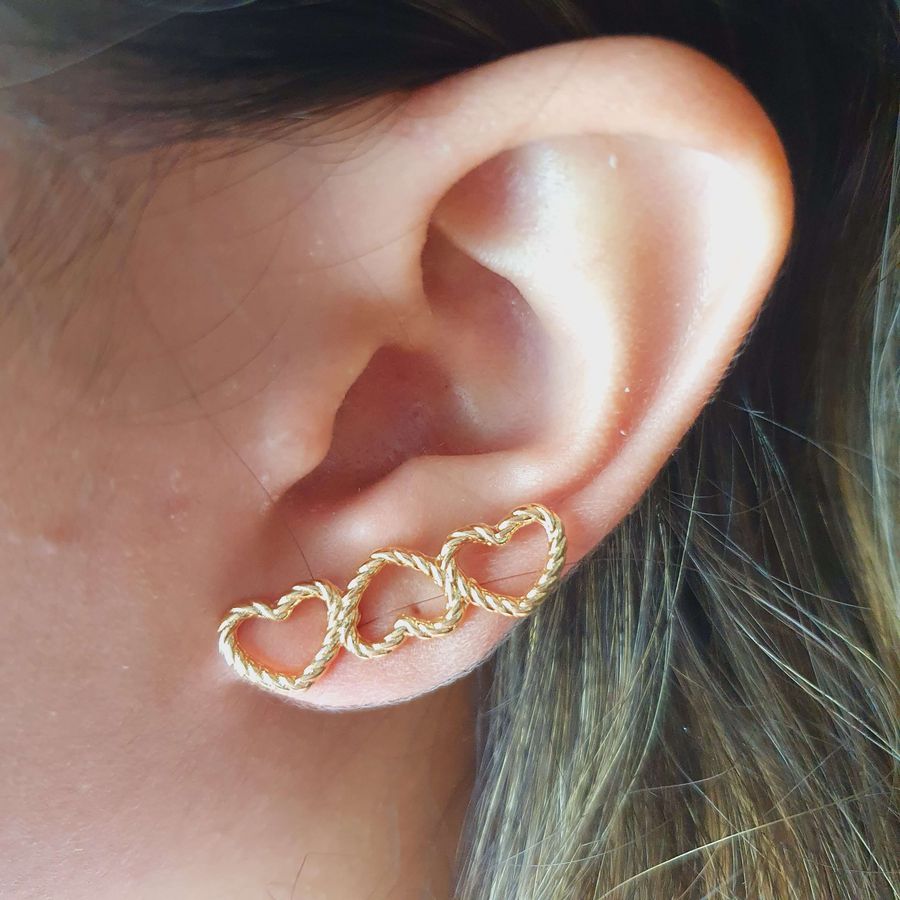 Brinco Ear Cuff Folheado a Ouro 18K Coração 