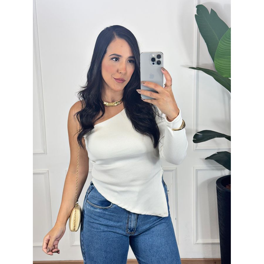 Blusa Assimétrica Laís Off