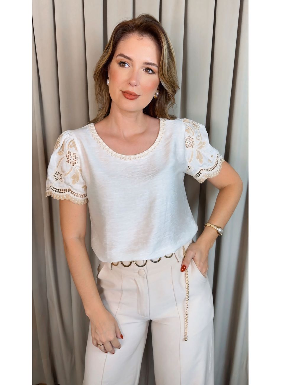 Blusa Feminina Bordada Delicada - B... - D'Menina