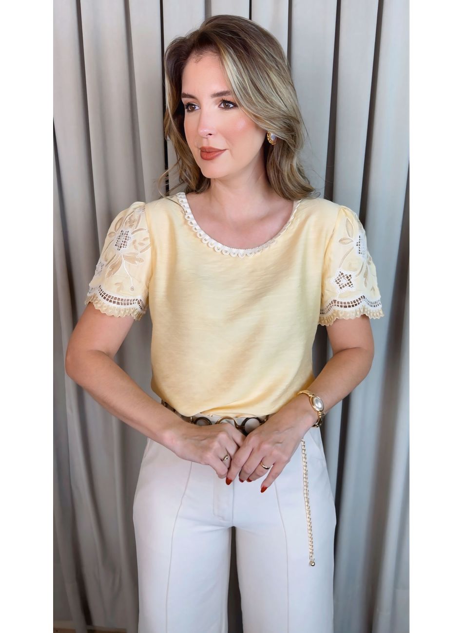 Blusa Feminina Bordada Delicada - A... - D'Menina