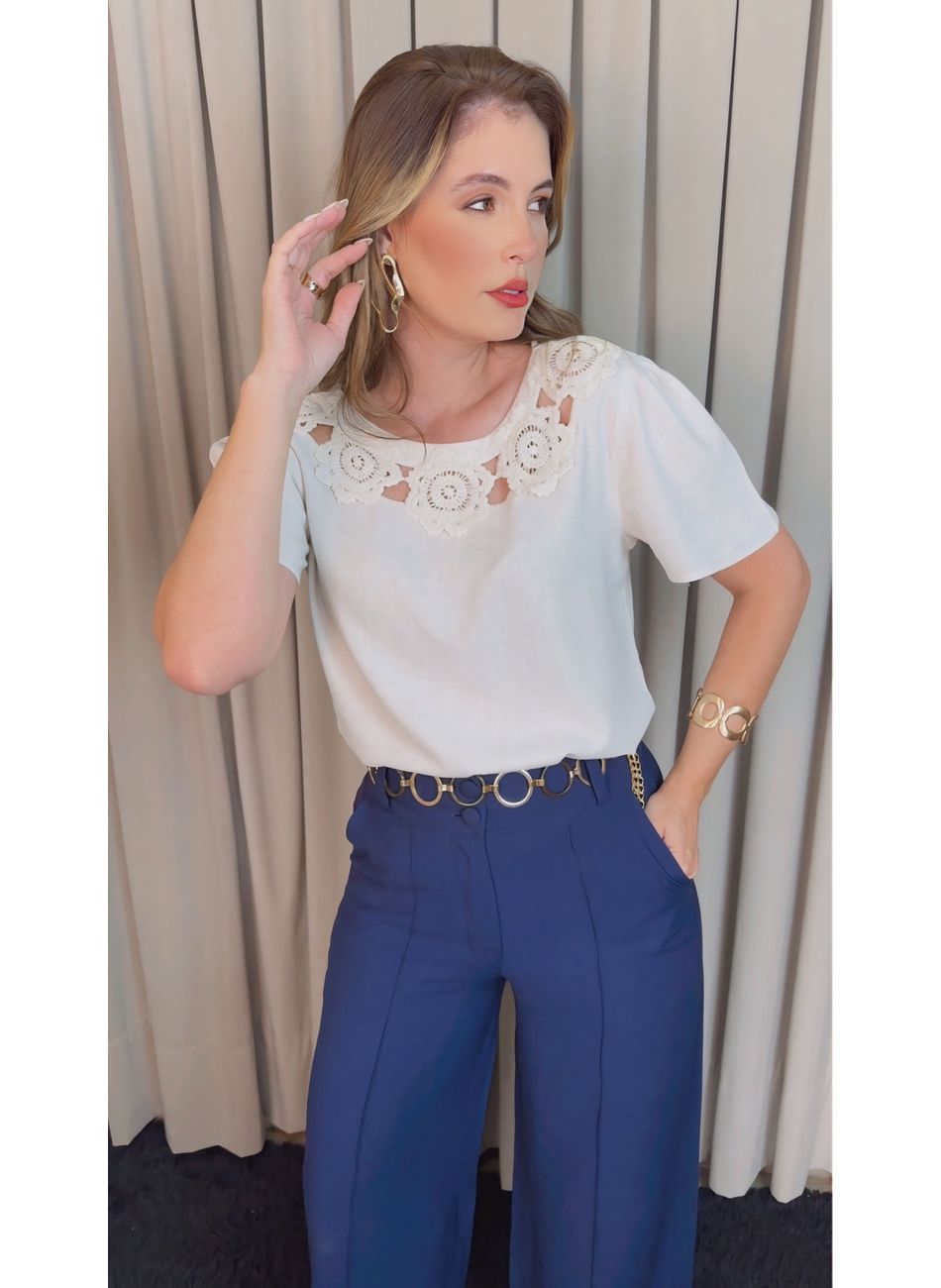 Blusa Feminina Flor Em Crochê - Off... - D'Menina