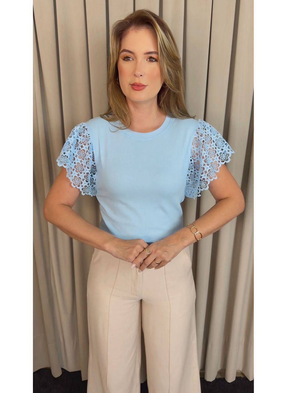 T-shirt Feminina Com Detalhe Na Man... - D'Menina