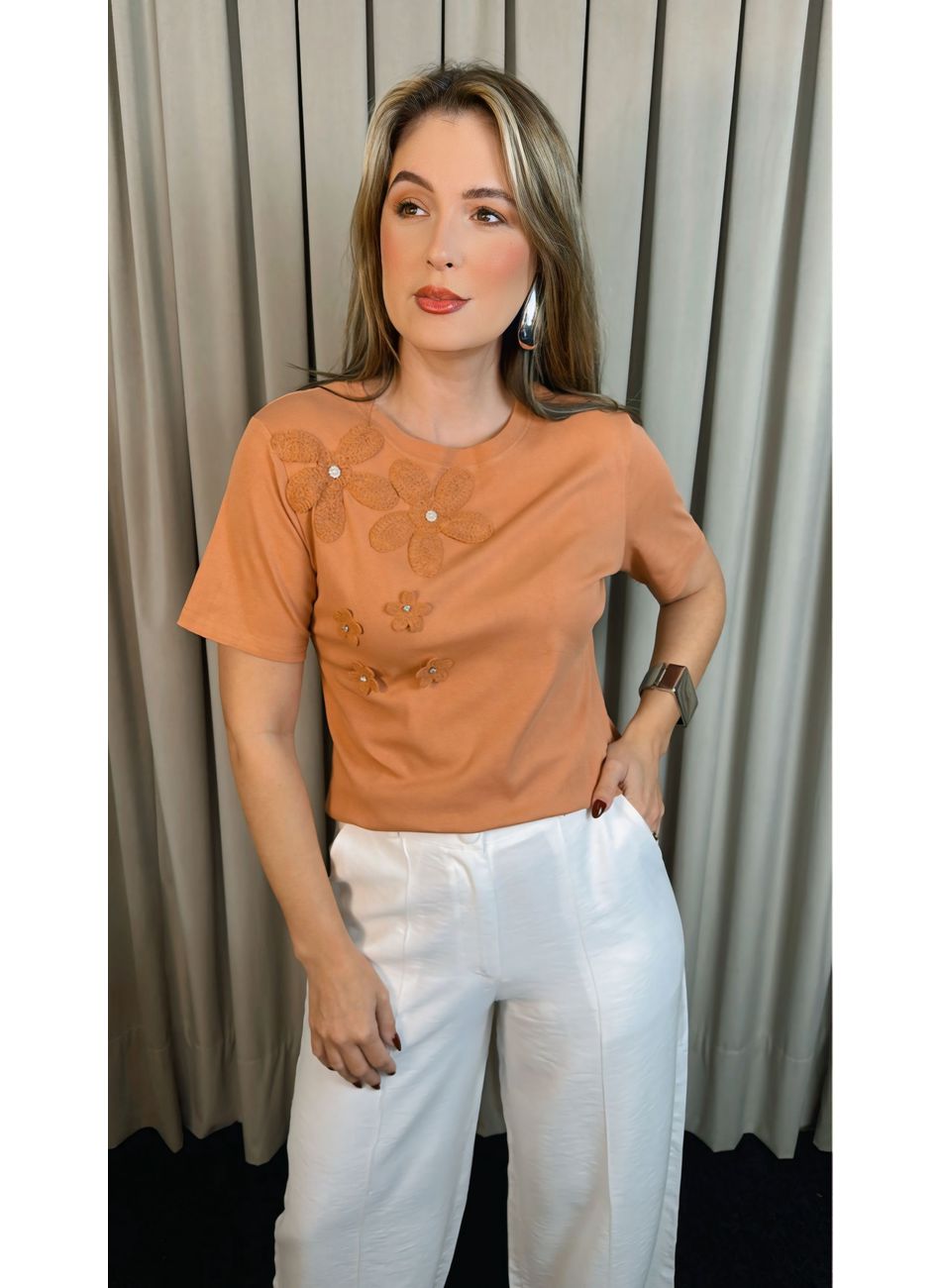T-shirt Feminina Com Detalhe Flor -... - D'Menina