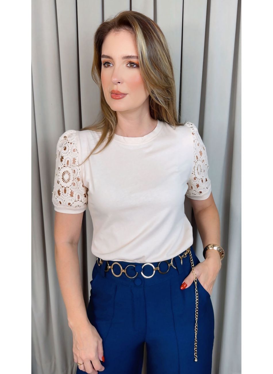 T-shirt Feminina Com Detalhe Na Man... - D'Menina