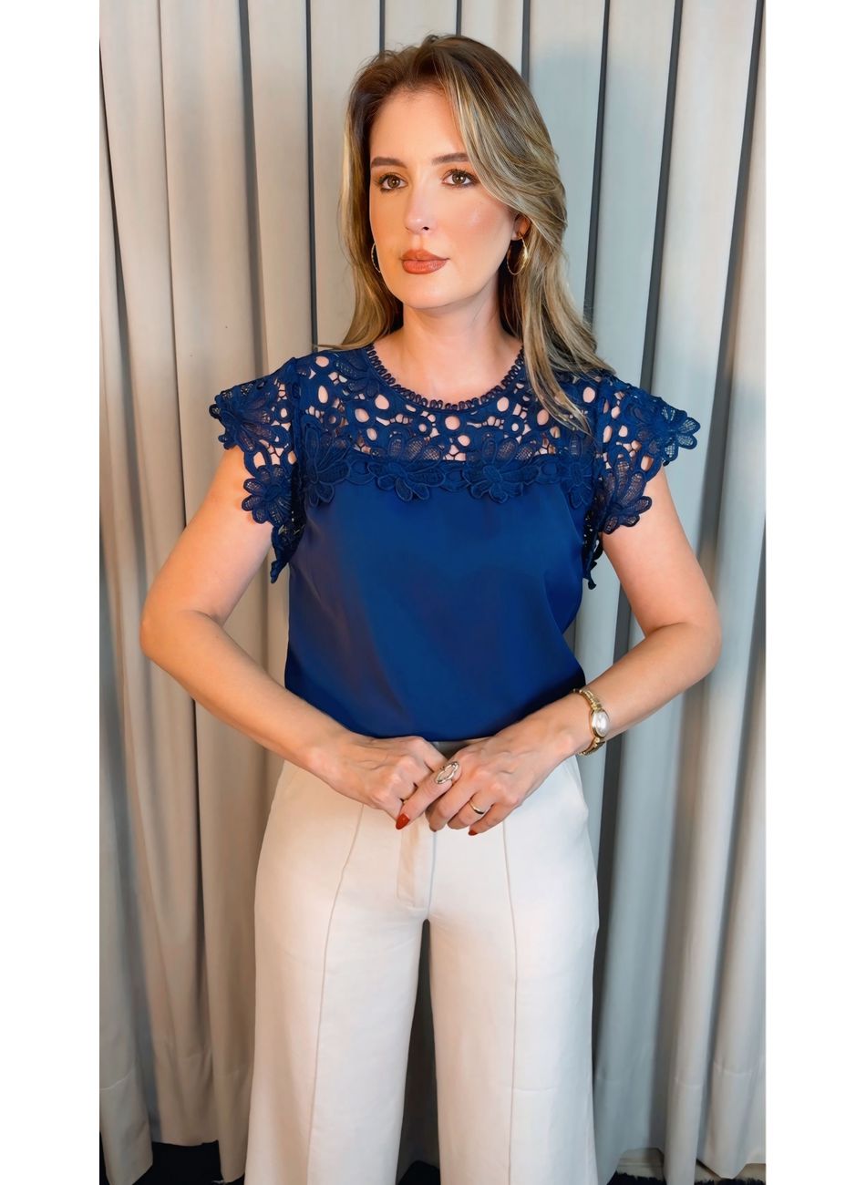 Blusa Feminina Bordada Delicada - A... - D'Menina