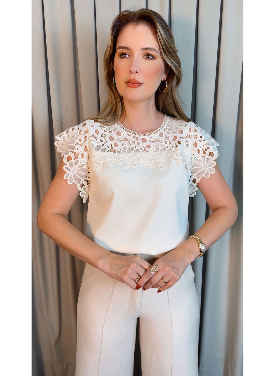 Blusa Feminina Bordada Delicada - O... - D'Menina