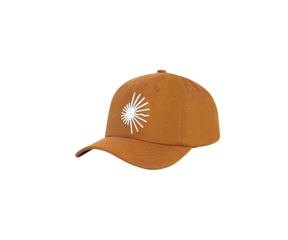 boné centelhas caramelo