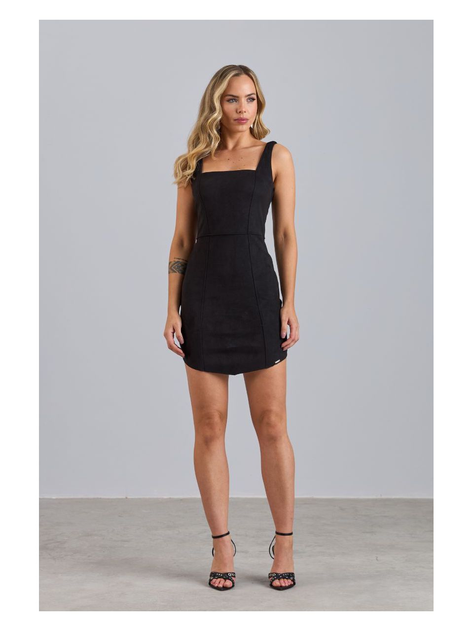 Vestido Curto Em Suede Malha C/ Ponta Preto