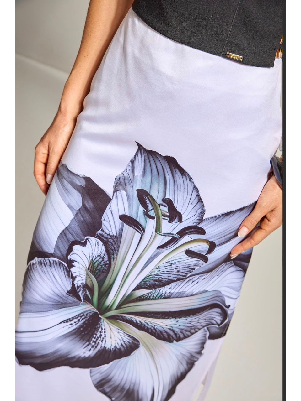 Saia Midi Com Fenda Acetinado - Displicent