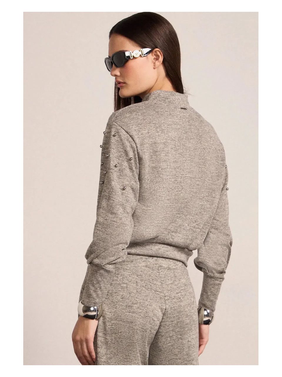 Blusa Em Malha Tricô Com Elastano e Aplicação de Pedrarias Cinza