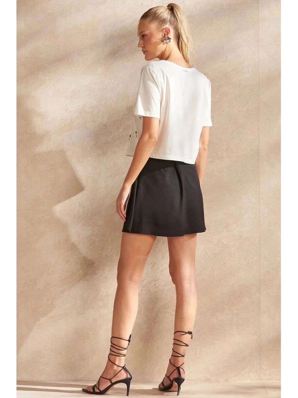Shorts Saia em Blend de Viscose Preto
