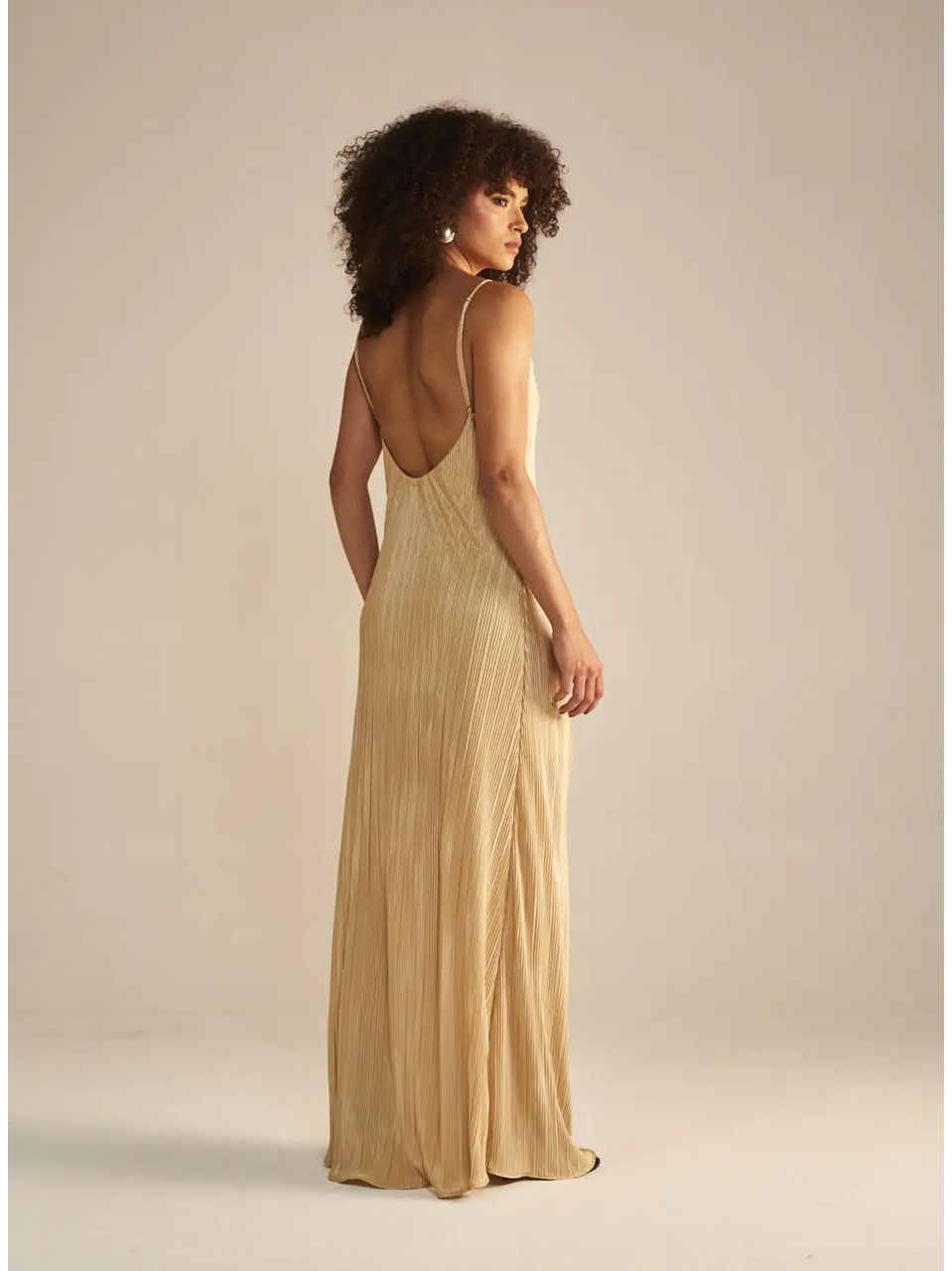 Vestido Longo Plissado Bege
