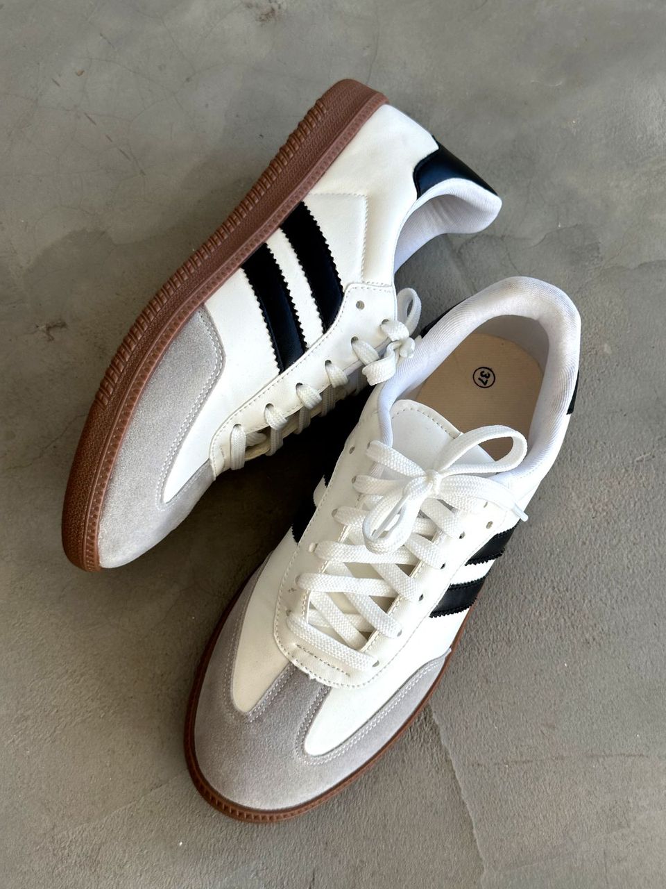 Tênis samba branco e preto - 644 - ALUZZA CALÇADOS