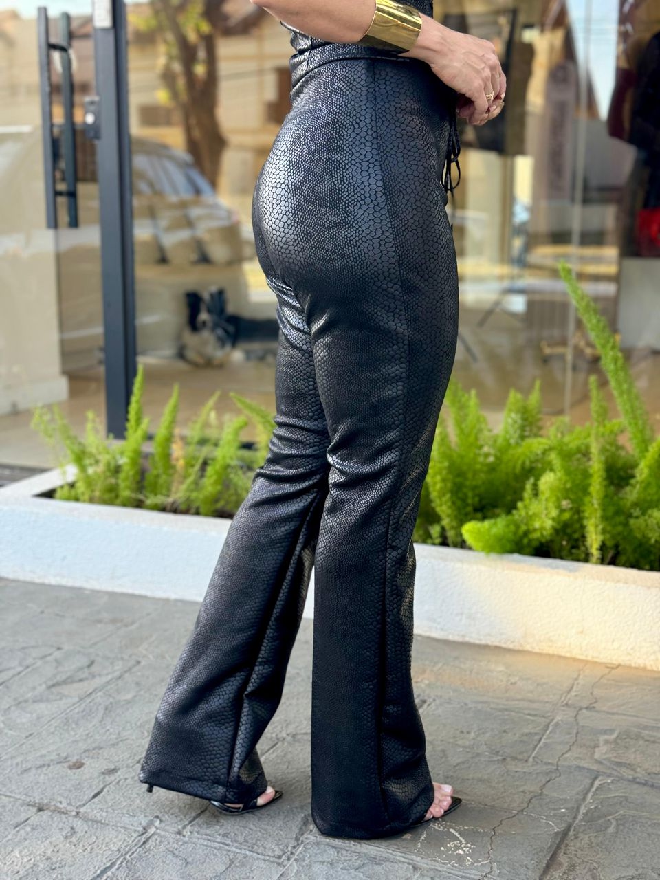 Calça Flare Suede Animale Preto