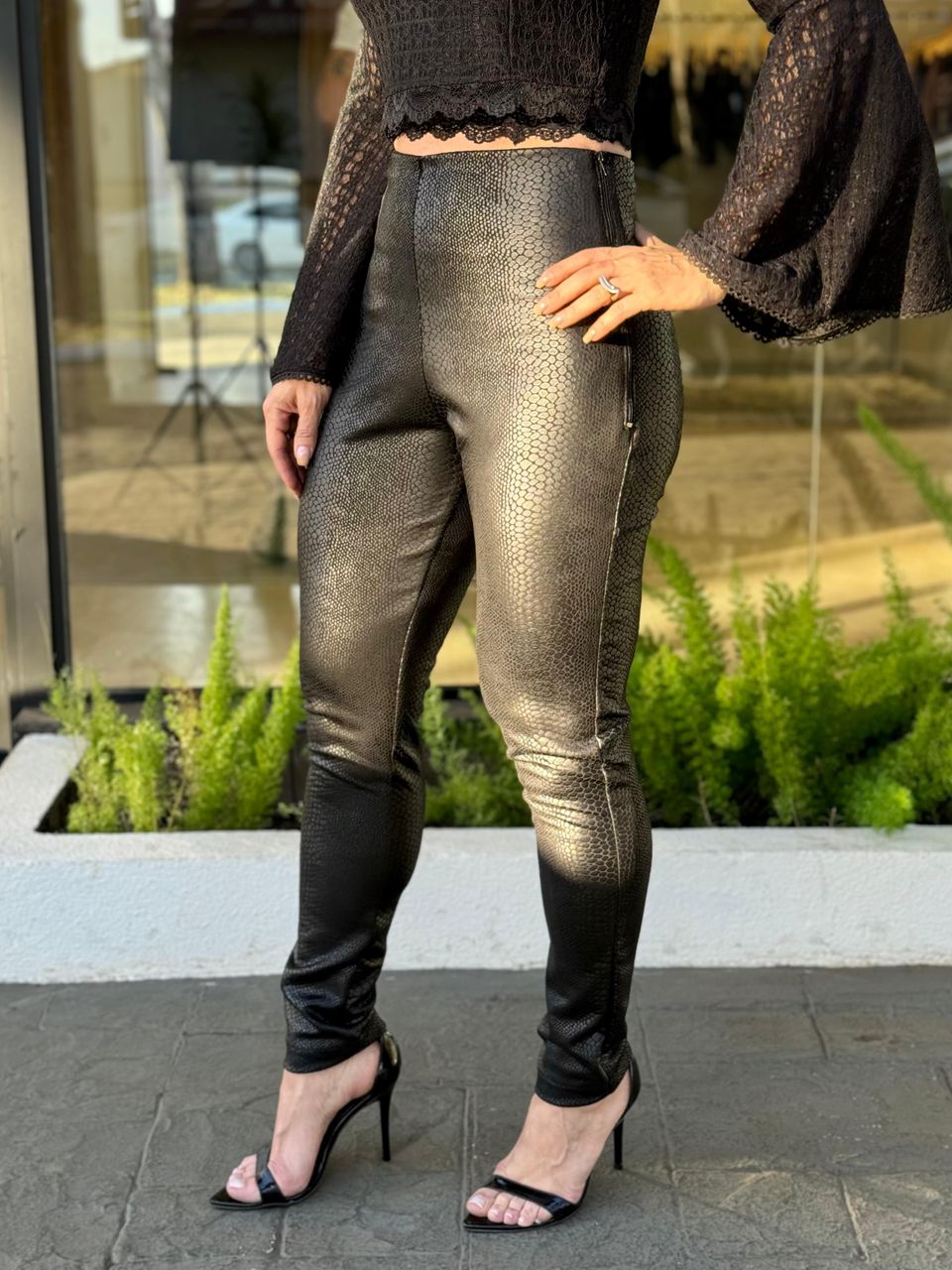 Calça Skinny Suede Animale Preto