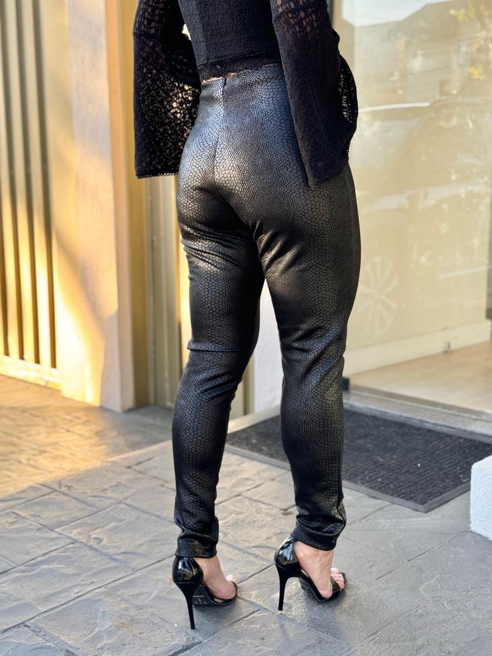 Calça Skinny Suede Animale Preto