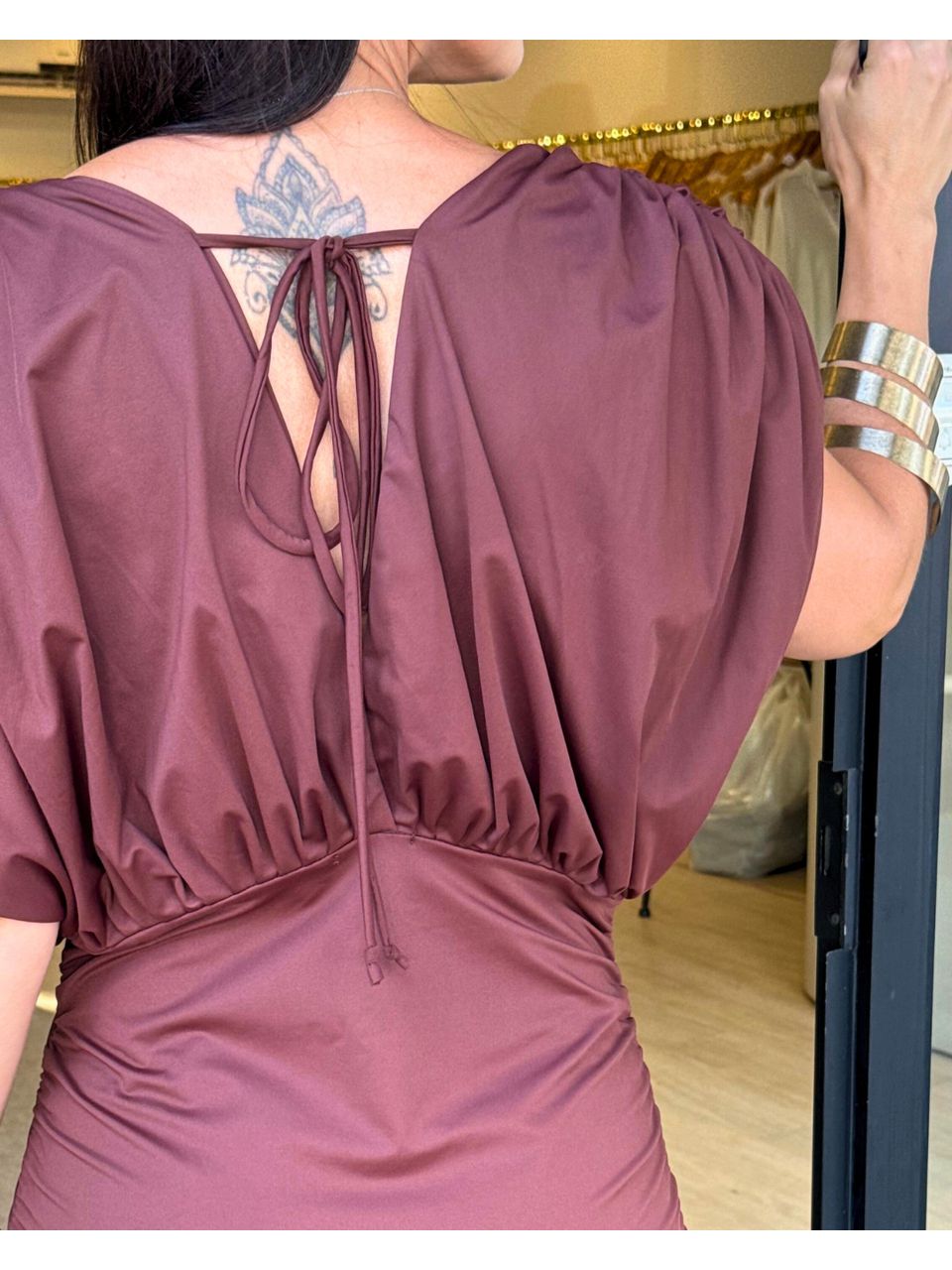 Vestido Curto Drapeado Afrodite Marrom