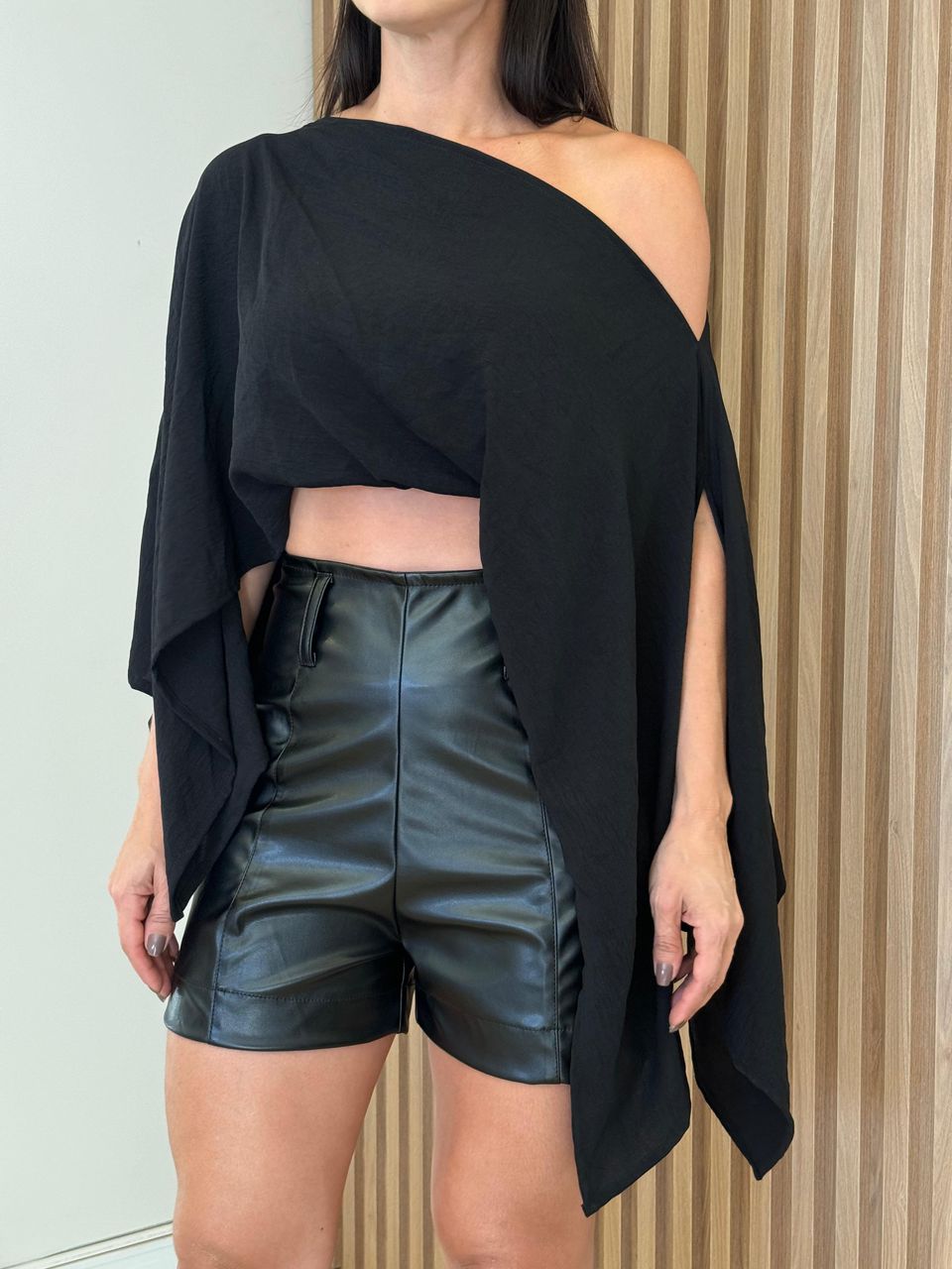 Short Em Courino Louise Preto