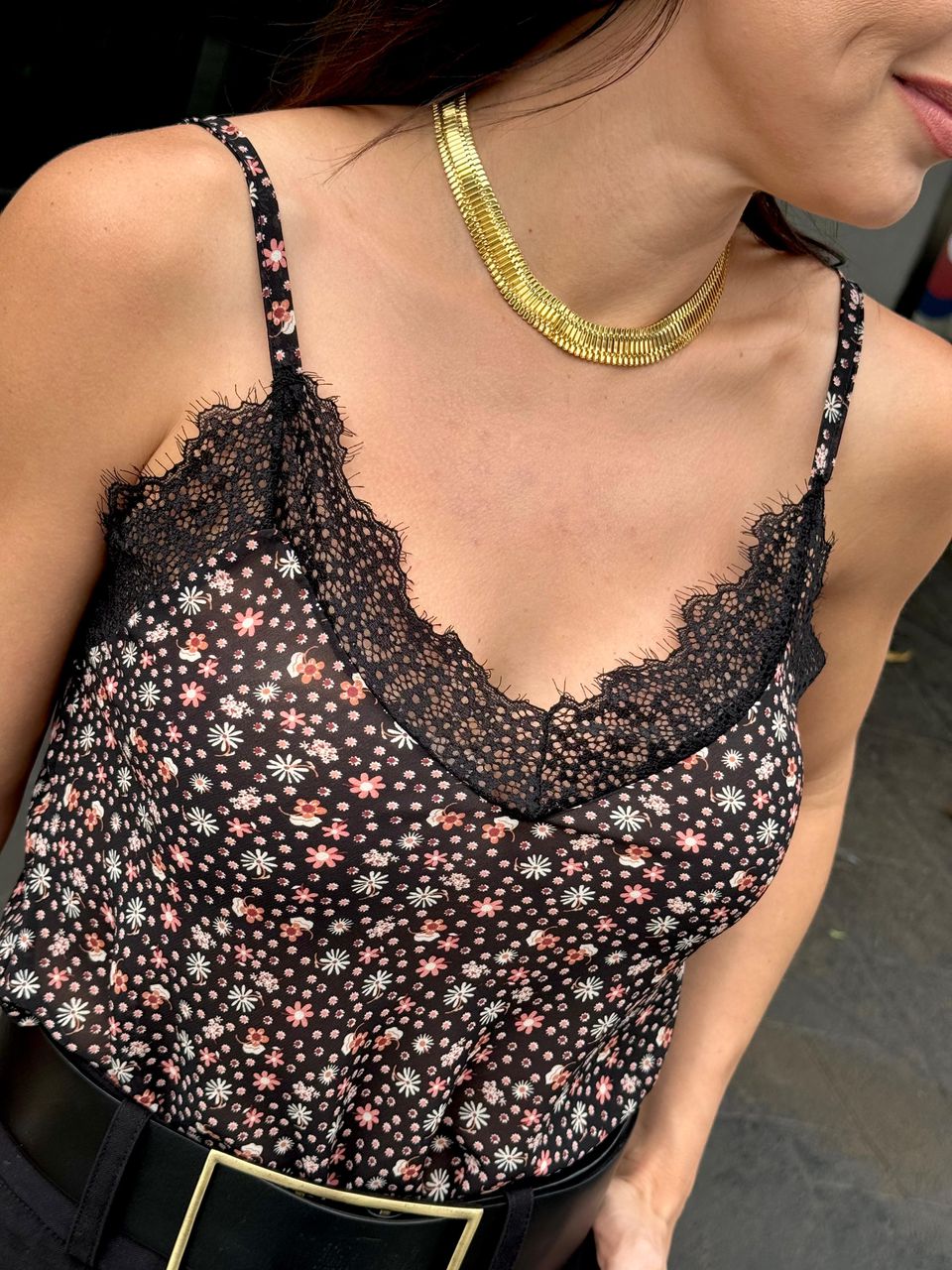 Blusa Alça com Renda Floral Preto