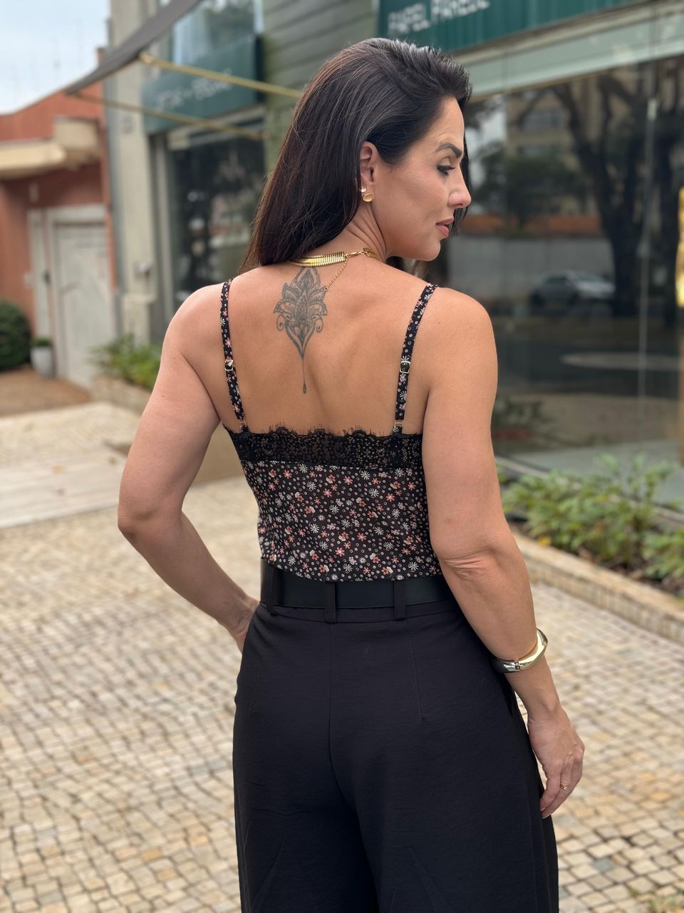 Blusa Alça com Renda Floral Preto