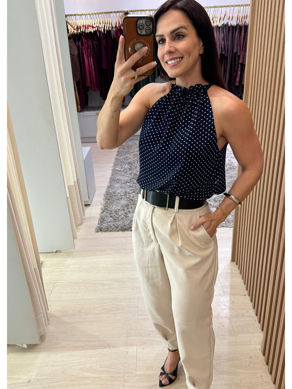 Blusa Chiffon Poá Georgina Azul Marinho