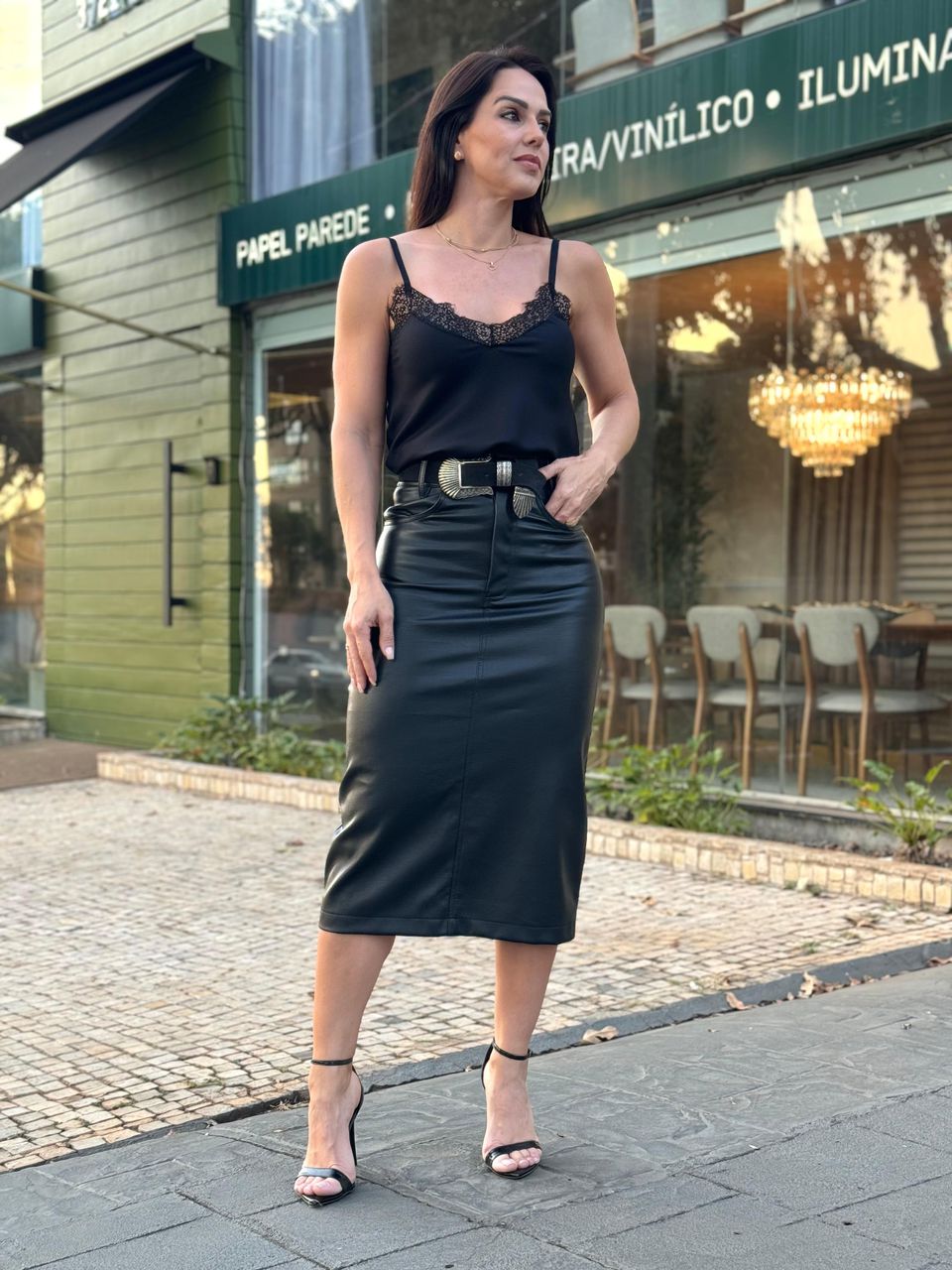 Blusa Alça com Renda Crepe de Viscose Preta