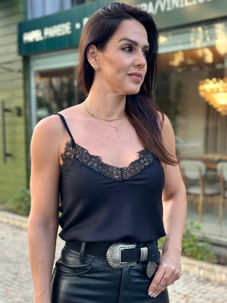 Blusa Alça com Renda Crepe de Viscose Preta - Arpaia