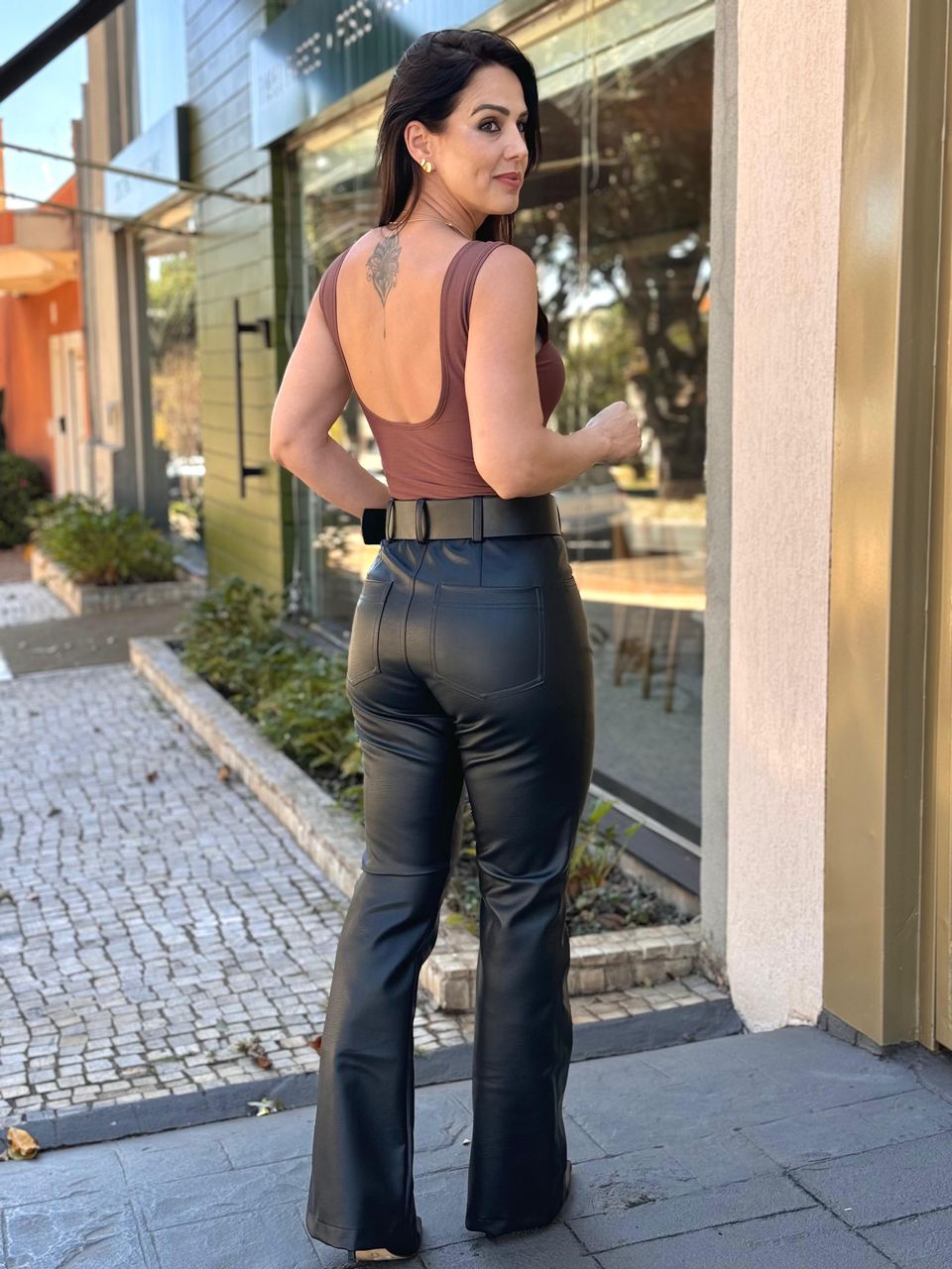 Calça Courino Flare Preta Londres