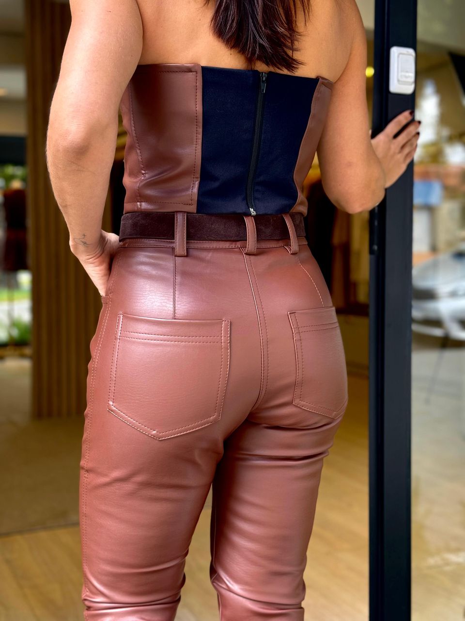 Calça Courino Marrom Londres