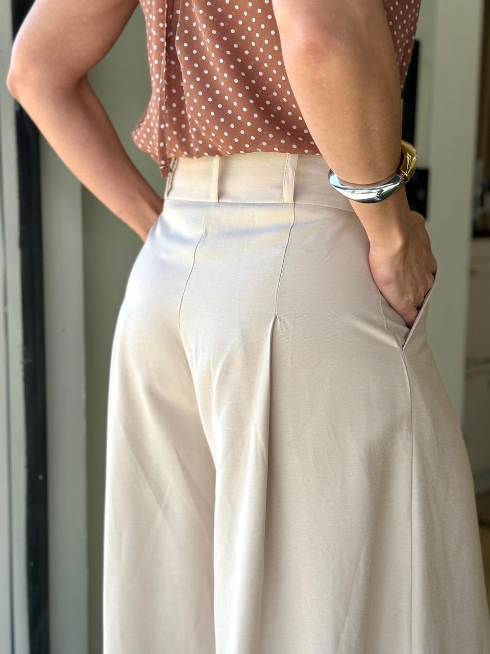Calça Maxi Pantalona Areia Paola