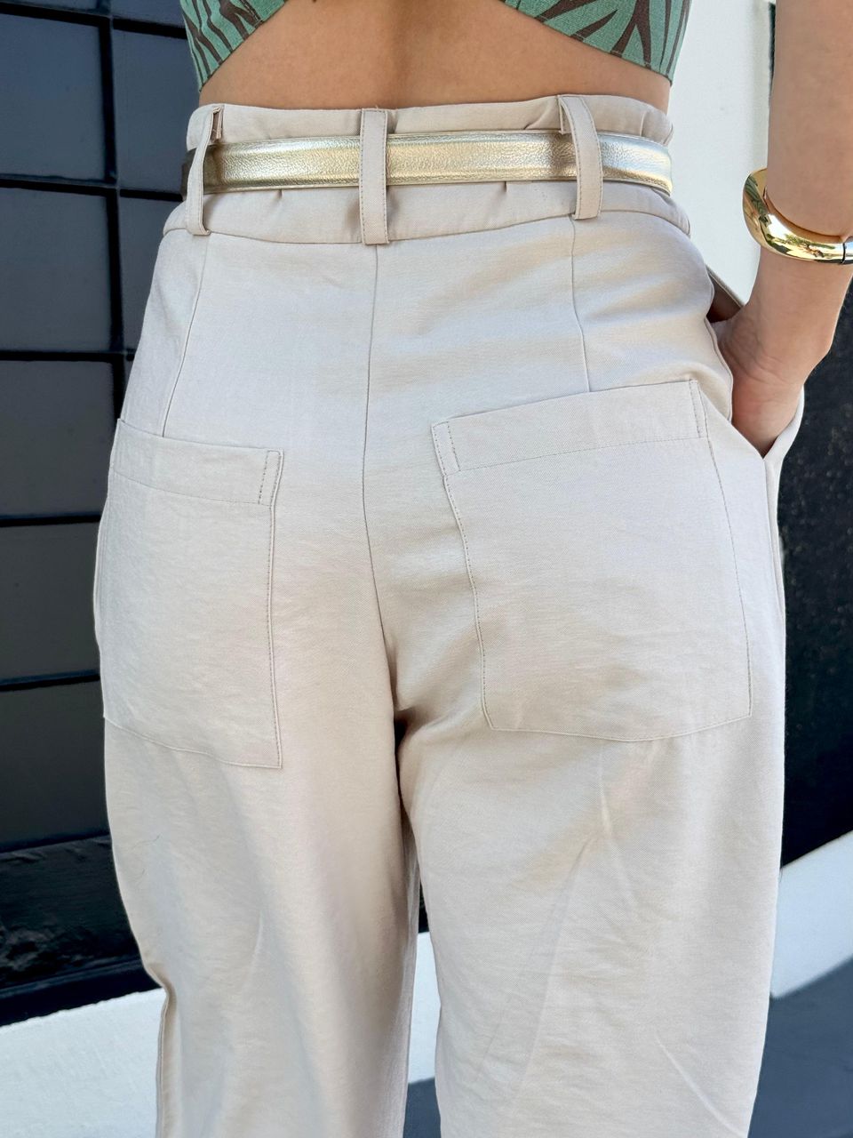 Calça Cenoura Areia Nati
