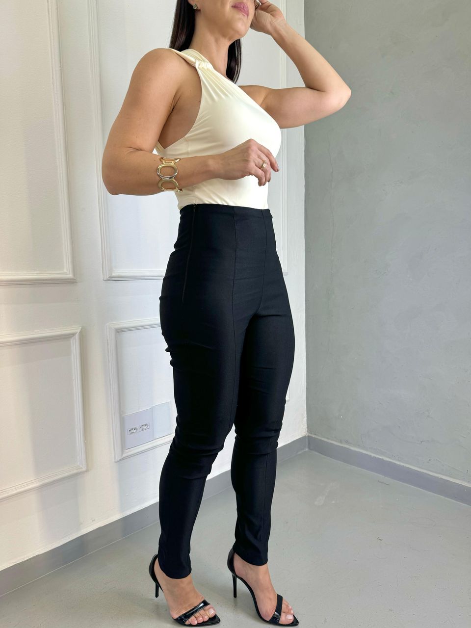 Calça Skinny Alfaiataria Valentina Preta - Arpaia
