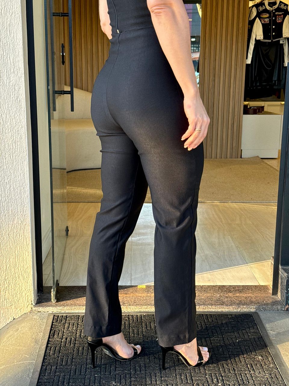 Calça Alfaiataria Preta Milão 