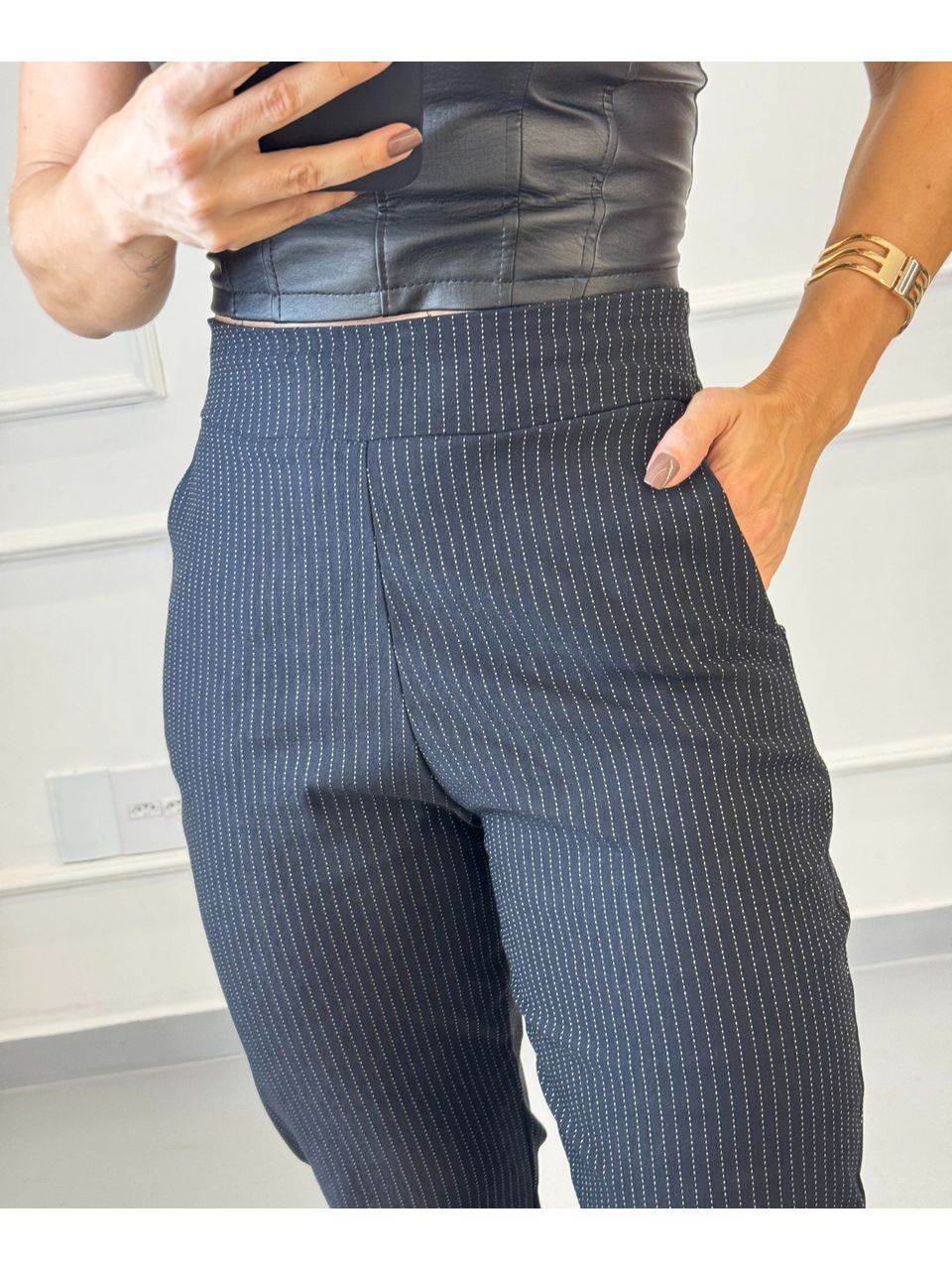 Calça Alfaiataria Risca De Giz Milão Preta