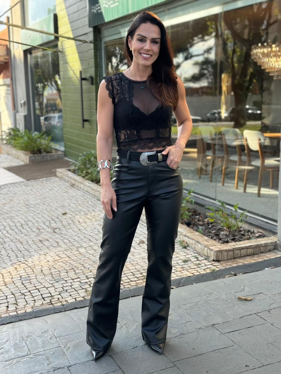 Cropped em tule e renda preto