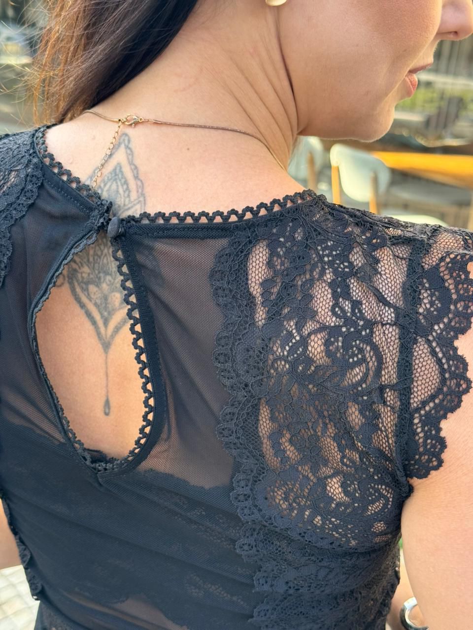 Cropped em tule e renda preto