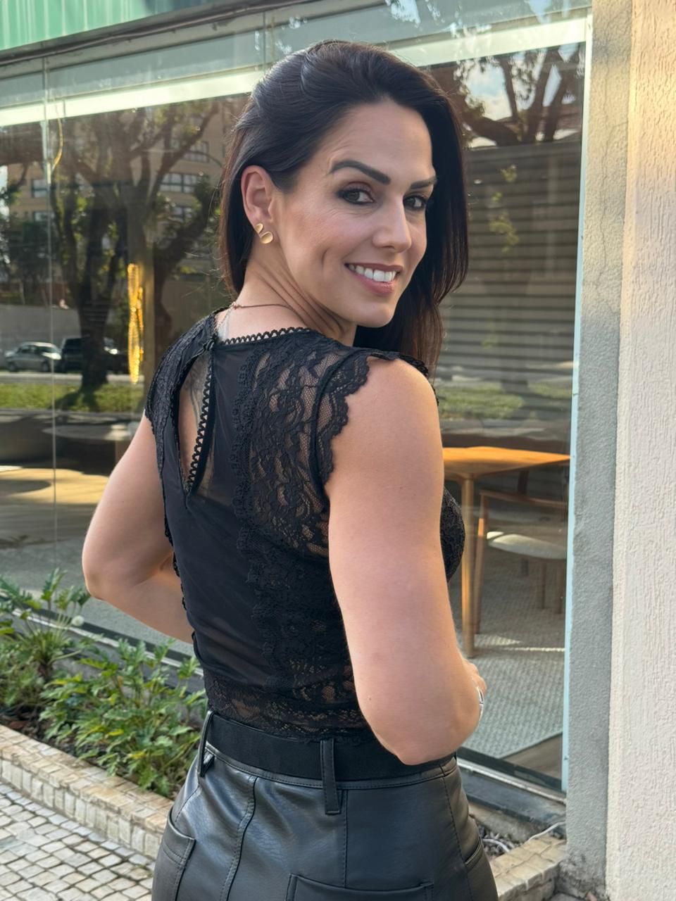 Cropped em tule e renda preto