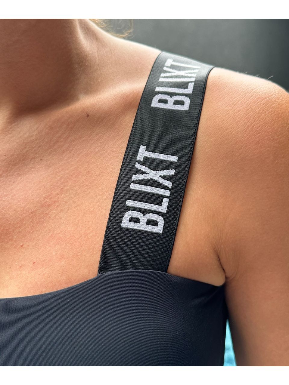 Top Fitness Elástico Vicenza Preto Com Branco