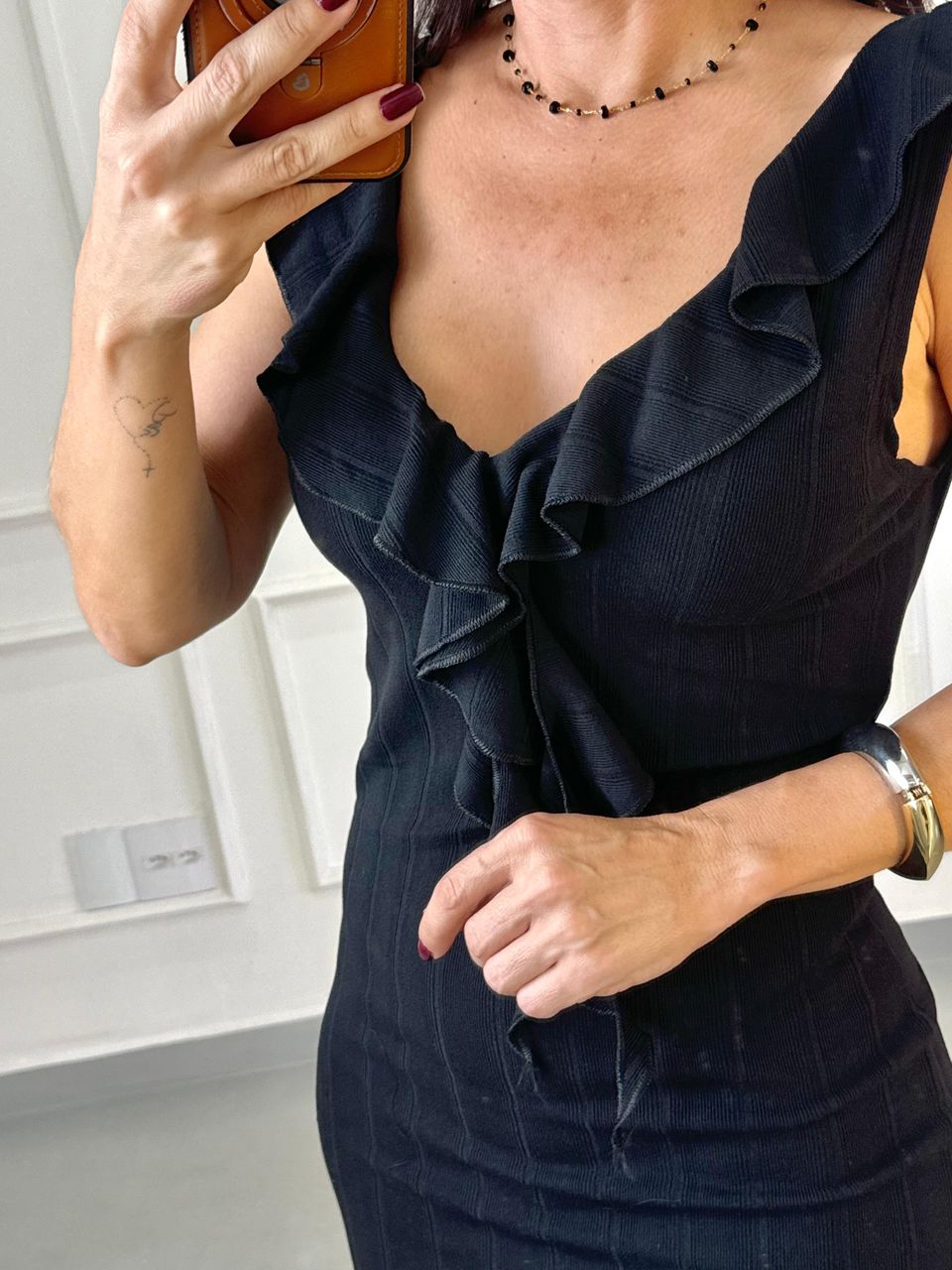 Vestido Curto Babados Antonella Preto