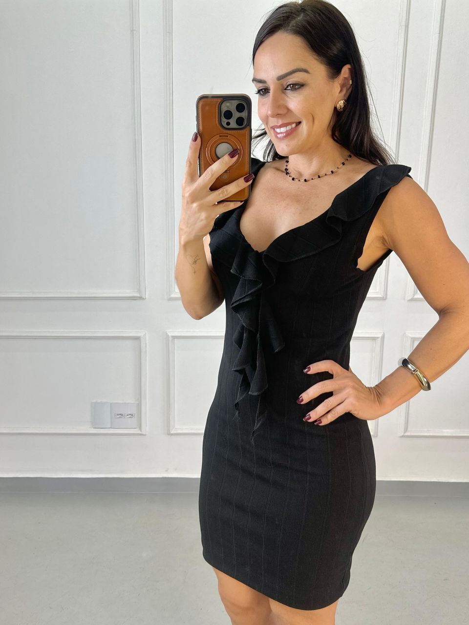 Vestido Curto Babados Antonella Preto - Arpaia