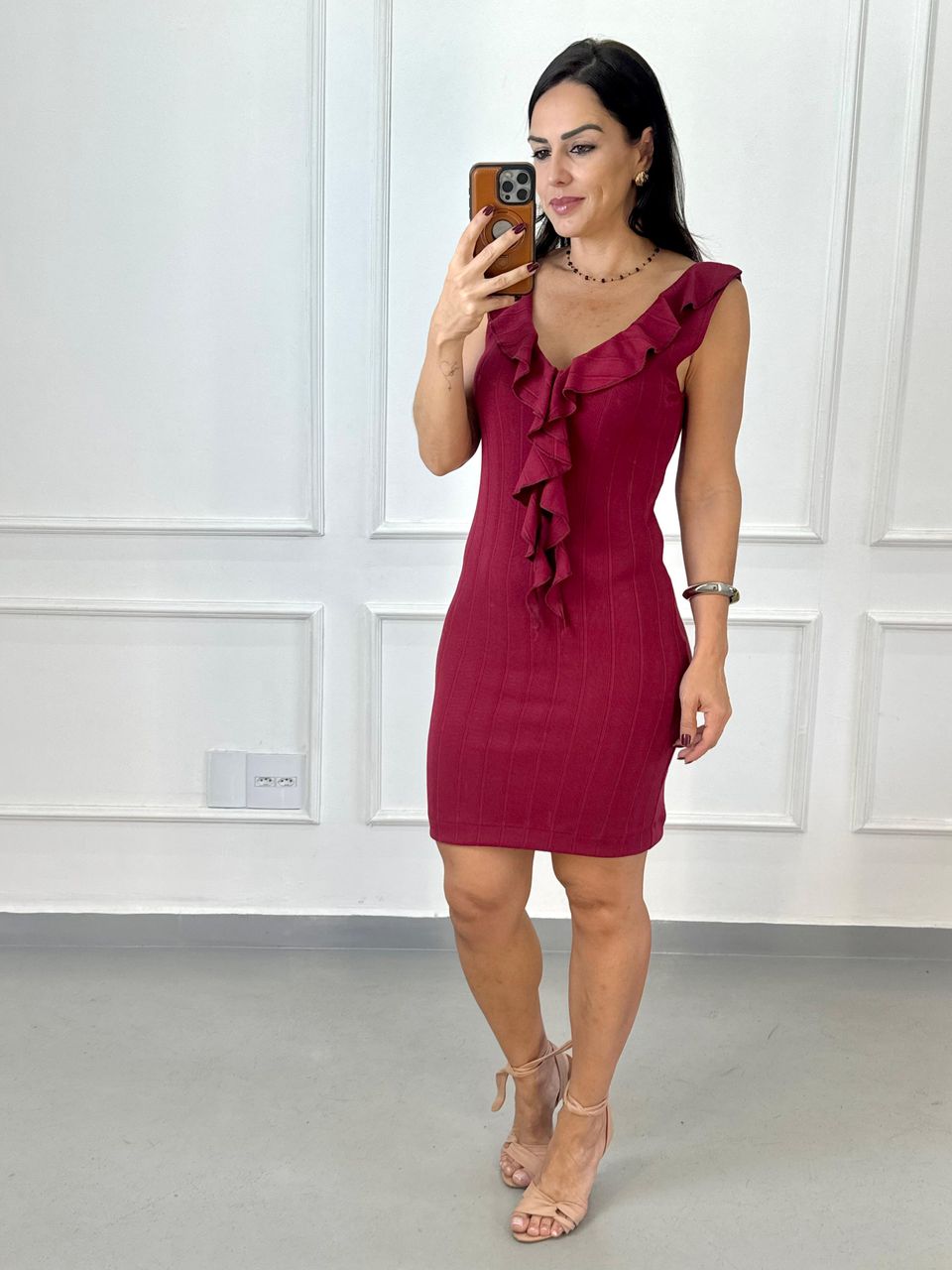 Vestido Curto Babados Antonella Cabernet