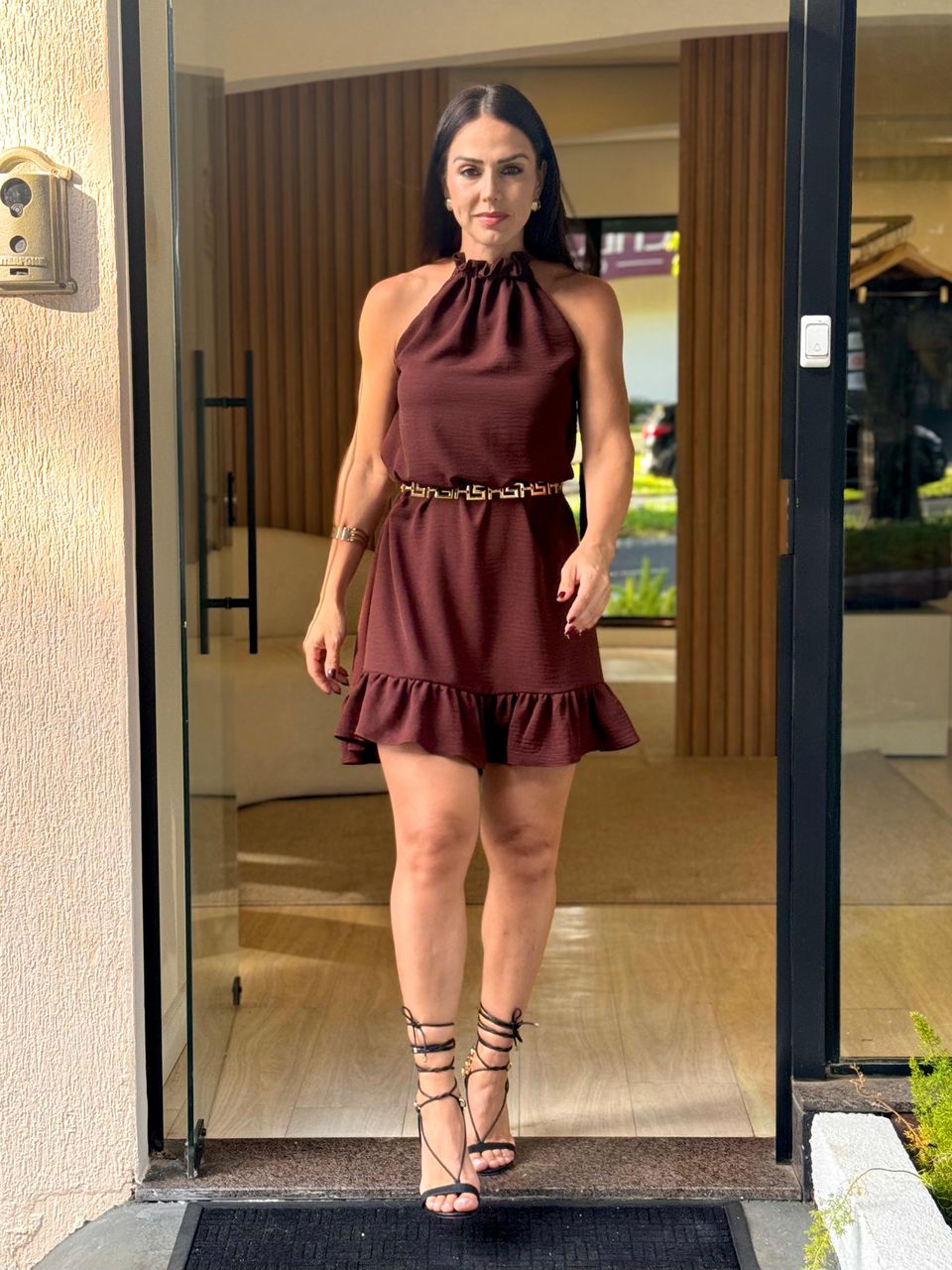 Vestido Crepe Evasê Constance Marrom 